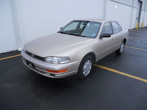 1994 toyota camry le sedan 4-door 2.2l