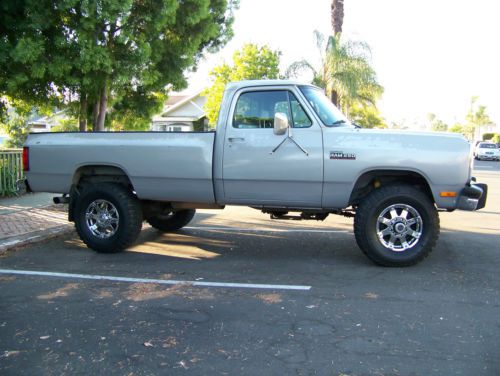 1993 dodge ram w-250 cummins turbo diesel.   4x4  california truck.  no rust!!