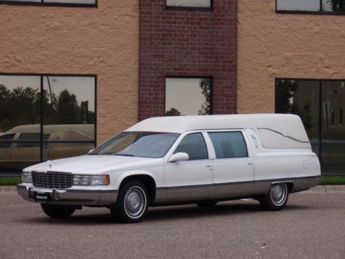 White with low miles!  1995 federal cadillac heritage hearse 5.7l