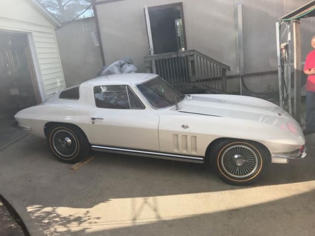 1965 chevrolet corvette stingray