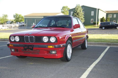 Bmw 325is e30    red/blk  clean car fax  low miles