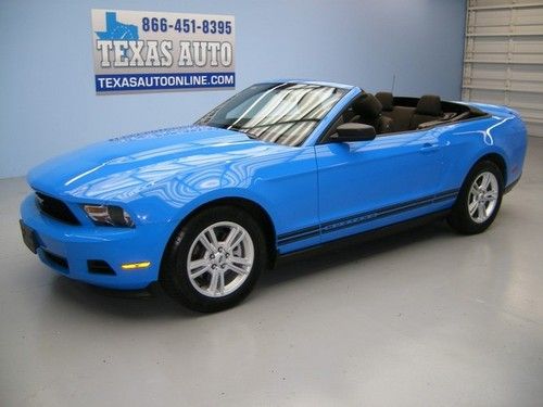 We finance!!!  2012 ford mustang convertible auto a/c 17 rims 1 own texas auto