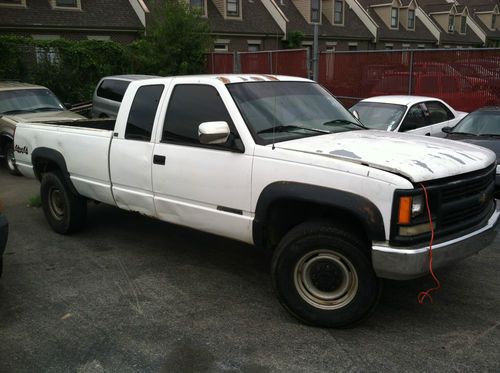 1995 chevrolet 2500 work truck5.7 ltr v 8