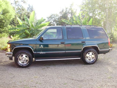 1995 chevrolet tahoe ls 4dr.4wd 1 adult owner,rust free,nonsmoker,cream puff