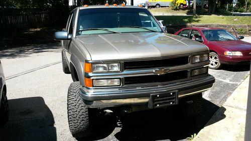Chevy 3500 pick up  4x4  4 doors  long box  165k excelent condition  lift 4"