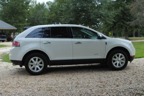 Lincoln mkx, white, dvd players, heated/cooled seats, power lift gate