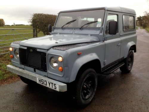 1991 landrover defender 90 300 tdi with rear seat conversion and recent spray