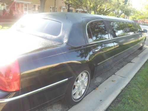 Black stretch limousine 120&#034; , 2007 bought new in 2008. very good condition