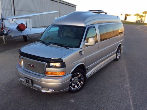Flawless! 9 passenger. stored in a hangar! tons of upgrades! tracvision sat tv!