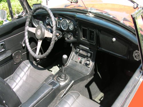 1975 MGB Mk III  Roadster 50th Anniversary Edition., image 4