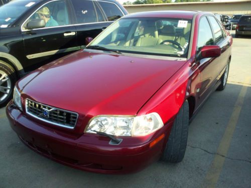 2004 volvo s40 fully loaded, 150k miles, sunroof, clean leather seats, red