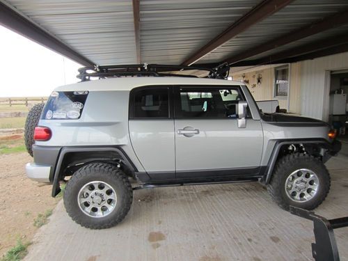 2012 toyota fj cruiser 4x4 with off road package