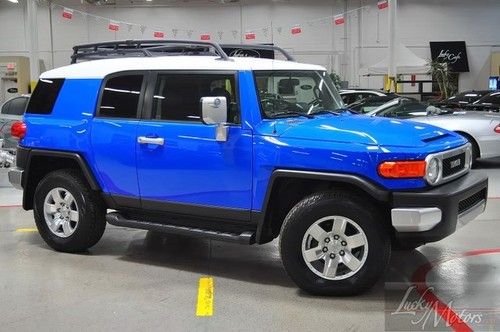 2007 toyota fj cruiser, one owner, roof rack, subwoofer, running boards, cd