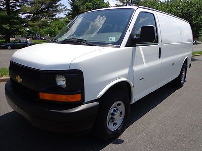 Beautiful 2009 chevy express 2500 diesel cargo van 1 owner 22 service records