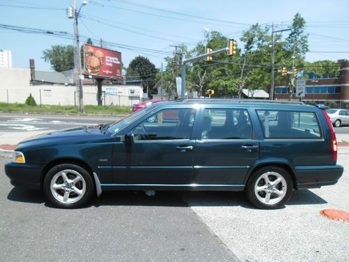 No reserve! awd!! good miles! 3 rows! leather! serviced!  elder owned