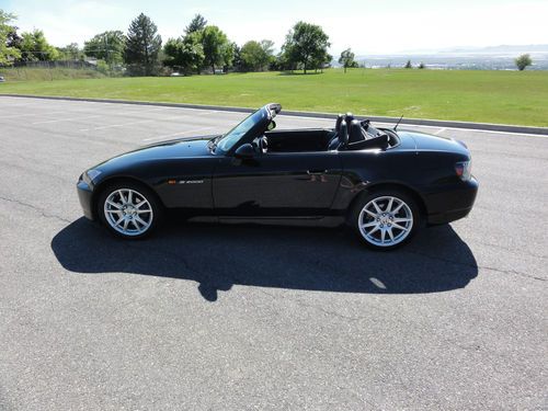 2005 honda s2000 base convertible 2-door 2.2l