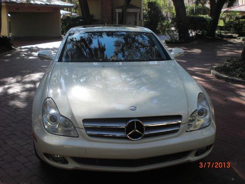2009 benz cls 550 white/black interior low miles, loaded, sun roof
