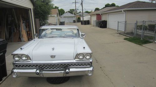 1959 Ford Galaxie convertible, image 1