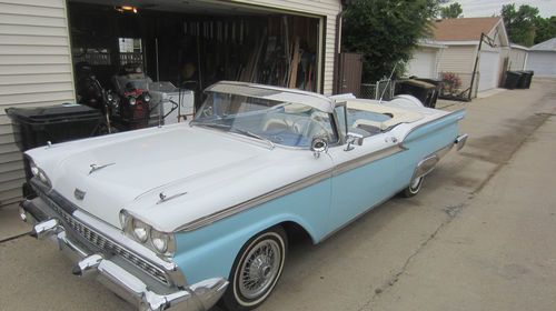 1959 Ford Galaxie convertible, image 2