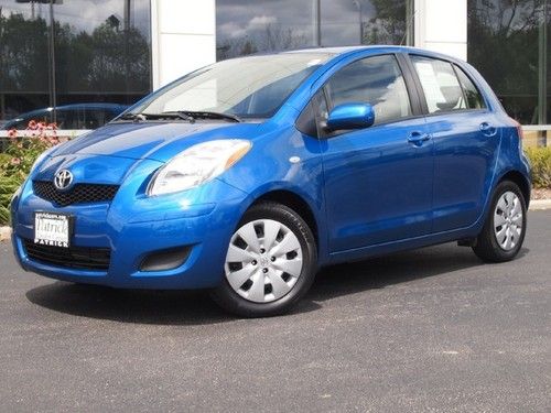 2010 yaris super clean one owner -carfax certified manual