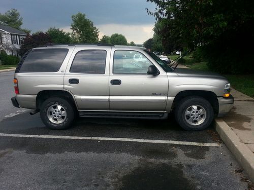 2000 chevy tahoe very good running condition new brakes and rotors and new alter