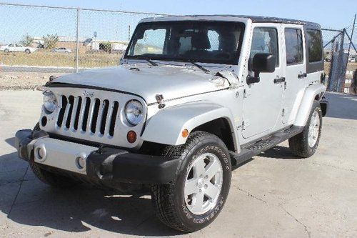 2011 jeep wrangler unlimited sahara 4wd damaged salavge runs low miles wont last