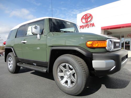 New 2014 fj cruiser 4x4 automatic upgrade convenience package army green paint