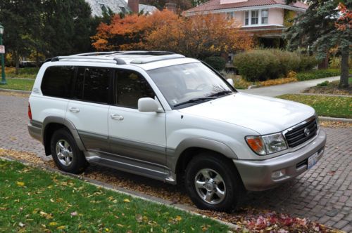 Immaculate 2001 toyota land cruiser every option nav rear air htd seats 4.7l