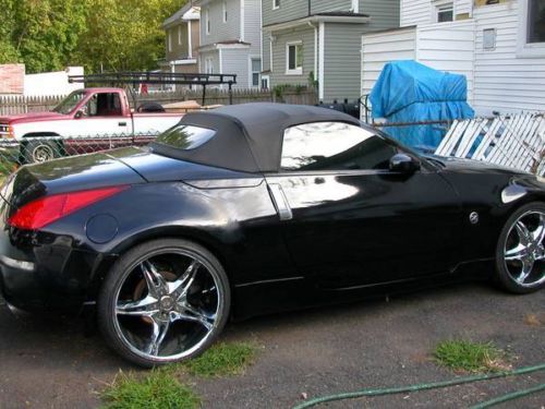 2004 nissan 350z enthusiast convertible 2-door 3.5l