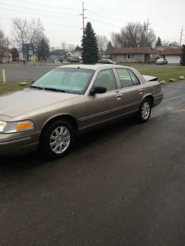 2006 ford crown victoria lx sport sedan 4-door 4.6l