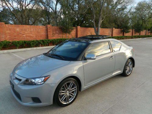 2013 scion tc sports coupe 6 speed panoramic roof -- no reserve- free shipping