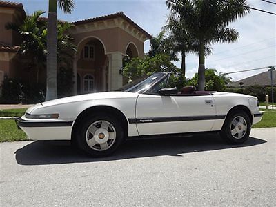 1990 buick reatta convertible clean inside and out clean car fax beautiful car!!