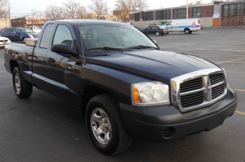 2005 dodge dakota 4x4 6.5ft bed beautiful truck priced to sell!!