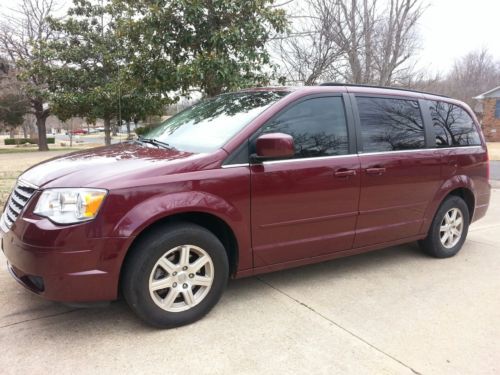 2008 chrysler town &amp; country touring. excellent condition. runs great.