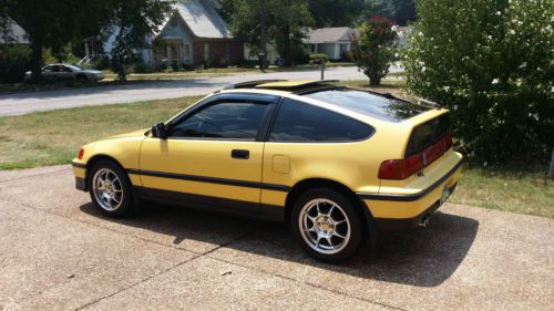 1989 crx si..1.6l.. 5spd...original paint...never wrecked...needs nothing