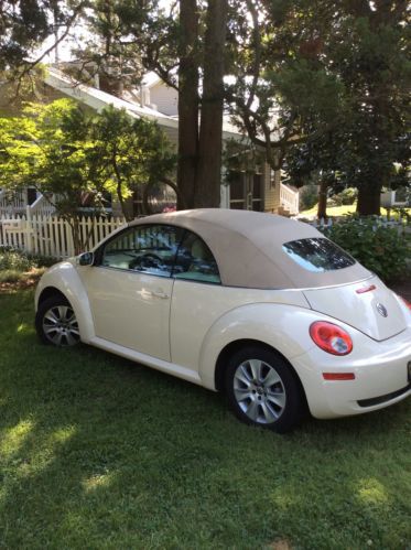 2008 new vw  beetle convertible -  2.5 liter, 5 speed automatic-cream puf