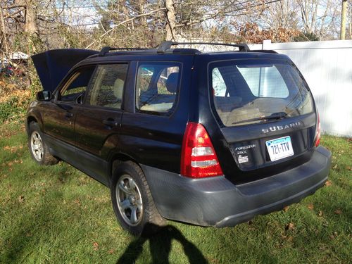 2005 subaru forester  2.5x, silver, black - body damage