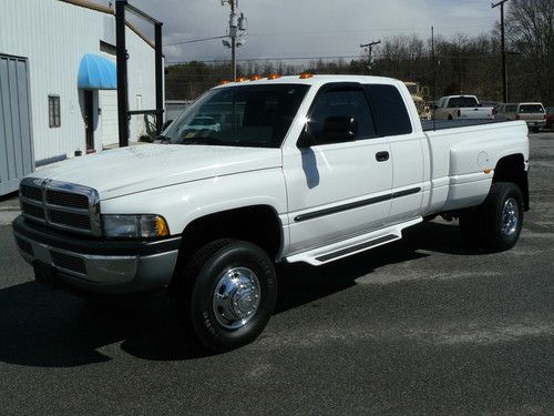 Mint condition,highly modified dodge ram dually ext.cab 4x4-mint condition in va