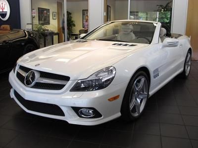 2012 mercedes sl550 roadster with amg accessories/ this car is loaded w/equpmnt!