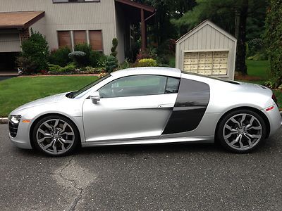 2011 audi r8 -v10 six-speed  161k msrp contact chris @ 630-624-3600