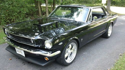 1966 ford mustang 302, 5-speed torque thrust edelbrock heads