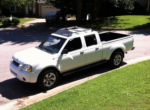 2004 nissan frontier xe crew cab 2wd pick up truck