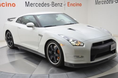 2013 nissan gt-r black, clean carfax, 1 owner, xenon, nav, bose,  beautiful!