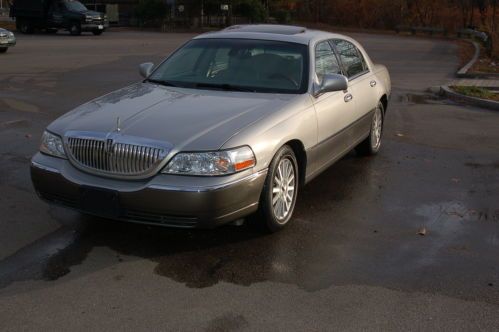 2003 lincoln town car signature series 4-door 4.6l efi v8 engine electronic auto