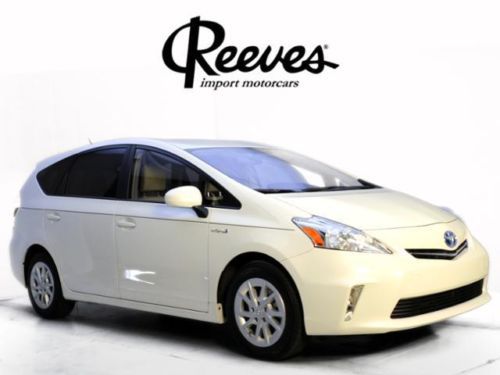 2012 toyota prius v low mileage  bluetooth cd 4 cylinderl disc brakes a/c hybrid