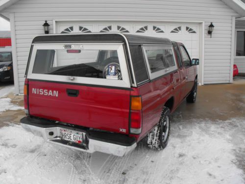Nissan pickup toppers #5