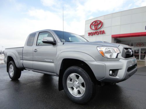 New 2014 tacoma access cab v6 4x4 6 speed manual trd sport 4wd hood scoop silver