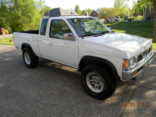 1995 Nissan pickup xe king cab #2