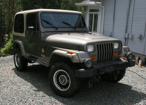Jeep wrangler sahara yj 4.2 liter - 5 speed 4x4 w/ hardtop