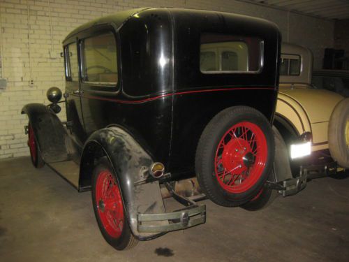 Ford 1931-32?? two door car is in mint condition wow